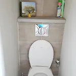 Spacieuse A Avec Piscine Et Jardin.