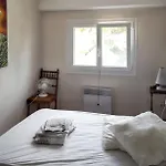 ヴィラ Spacieuse A Avec Piscine Et Jardin.