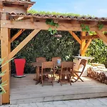 Spacieuse A Avec Piscine Et Jardin. 빌라 *