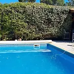 Spacieuse A Avec Piscine Et Jardin. 빌라