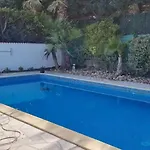 ヴィラ Spacieuse A Avec Piscine Et Jardin. *