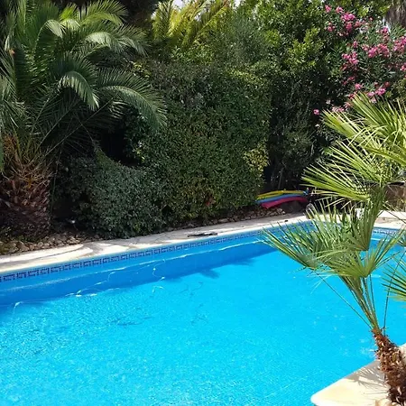 De 4 Avec Piscine Privee Jardin Clos Et Wifi A A 1 Km De La