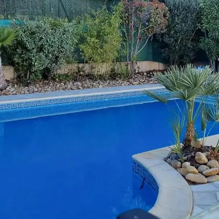 Villa De 4 Avec Piscine Privee Jardin Clos Et Wifi A A 1 Km De La