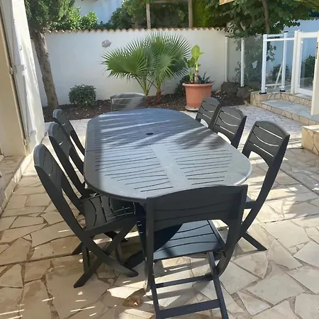 De 4 Avec Piscine Privee Jardin Clos Et Wifi A A 1 Km De La
