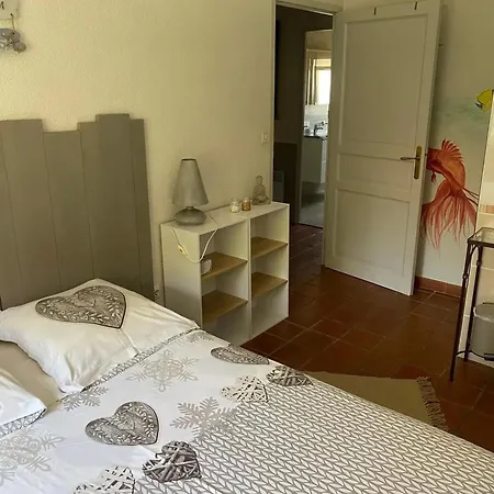 De 4 Avec Piscine Privee Jardin Clos Et Wifi A A 1 Km De La Villa