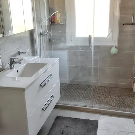 Villa De 4 Avec Piscine Privee Jardin Clos Et Wifi A A 1 Km De La Agde