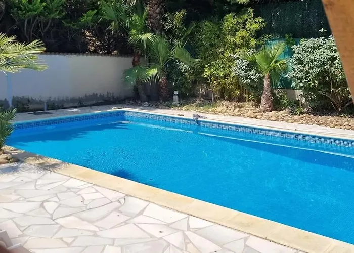 Villa Spacieuse A Avec Piscine Et Jardin. Agde