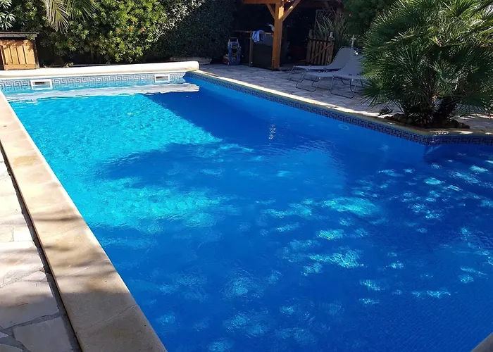 Spacieuse à Avec Piscine Et Jardin. Villa Agde