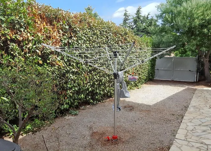 Spacieuse A Avec Piscine Et Jardin. Agde