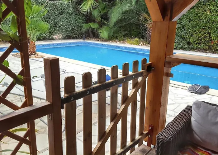 Spacieuse à Avec Piscine Et Jardin. * Agde